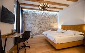 Luxury Room Lav